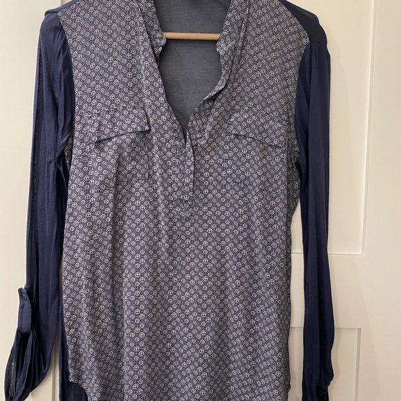 Aritzia Babaton Julien Blouse size s - Picture 2 of 7
